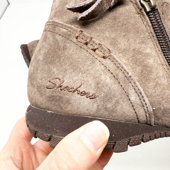 NWOB Skechers Brown Suede Flat Ankle Boots Women's Size 7 Relaxed Fit Side Zip - Picture 7 of 10